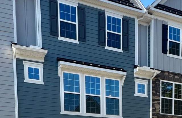 4BR/3.5 Bath Townhouse in Prime Ballantyne Location; Great Schools photos photos