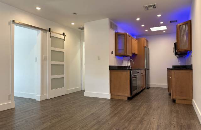 1008 Ne 11th St - 1008 Northeast 11th Street, Fort Lauderdale, FL 33304