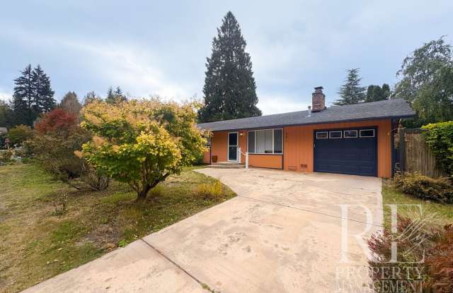 Single-Story Home with Fireplace, Garage, Fenced Backyard & Lawn Sprinkler System Gallery 3