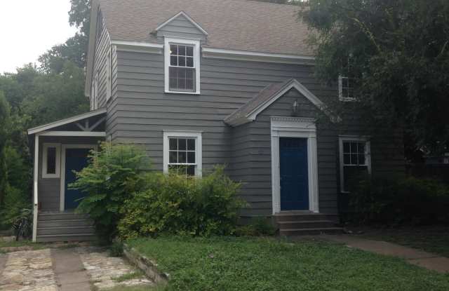 UT PRE-LEASE: North Campus 5 bed/ 2 bath, Wood Floors, W/D, Walk to UT photos photos