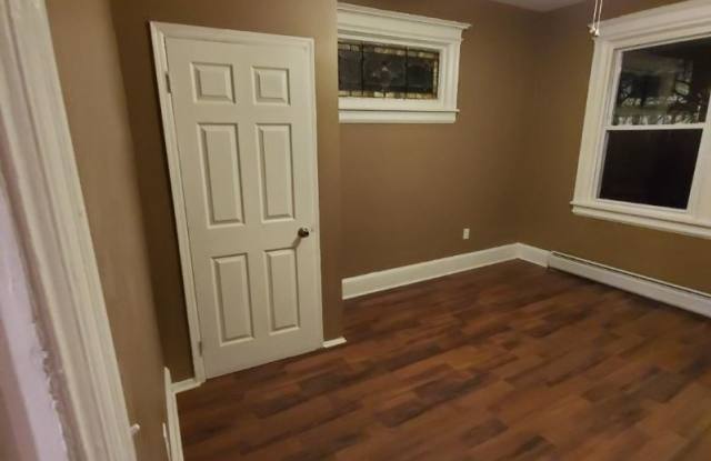 198 Victory Blvd 2 Gallery 4
