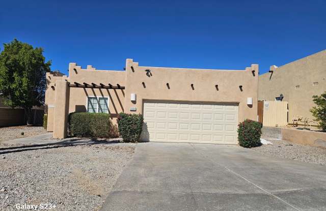COMPLETELY REFURBISHED 4 BED, 2.5 BATH Gallery 1