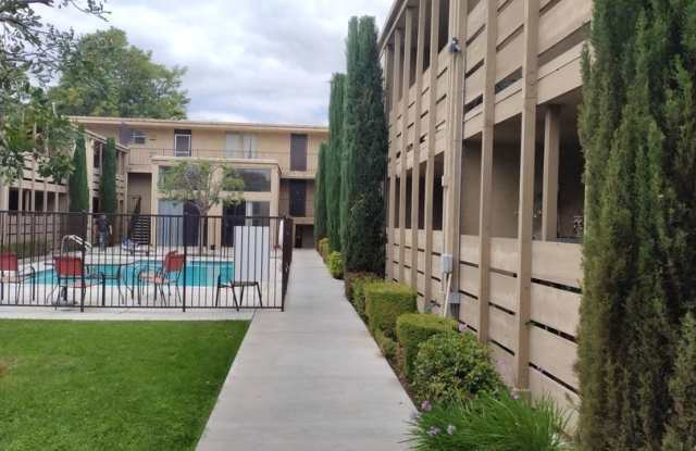 Monroe Manor Gallery 4
