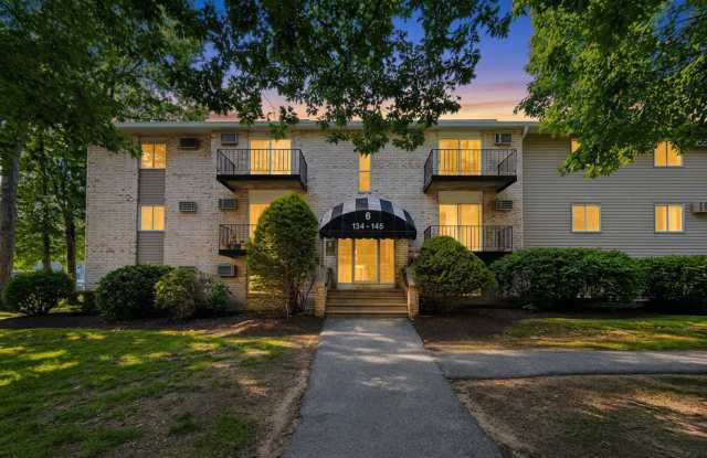 Welcome to 440 North Ave, Unit 138, Haverhill, MA 01830—a beautifully updated 2-bedroom, 1-bath condominium offering modern finishes, outstanding community amenities, and Electric, heat & hot water included. photos photos