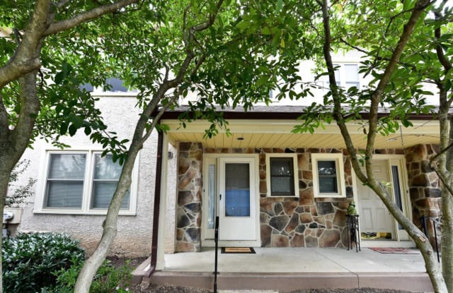 90 BUNKER HILL - 90 Bunker Hill Court, Chesterbrook, PA 19087