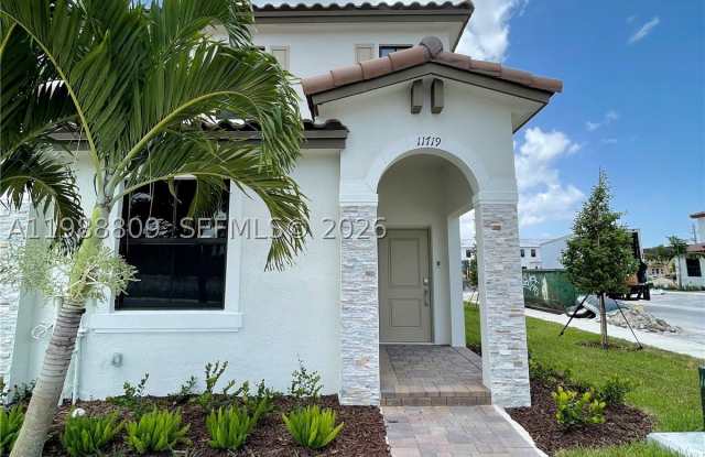 11719 SW 246th Ter Gallery 2