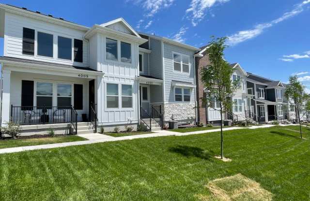 Beautiful Poolside Townhome at The Exchange! photos photos