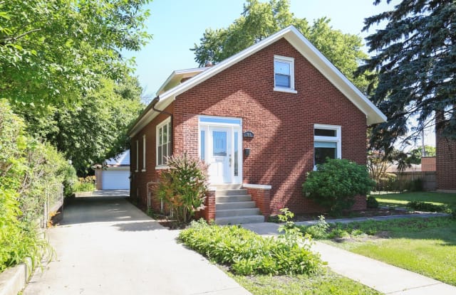 36 W Touhy Avenue - 36 West Touhy Avenue, Park Ridge, IL 60068