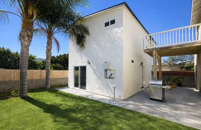 Newer Build! 4BD/2BA on 63rd photos photos