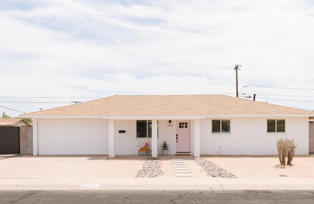 1303 W 9th Street photos photos