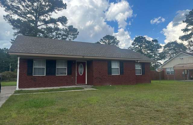 SPRING MOVE-IN SPECIAL: $500 OFF 1ST MONTH'S RENT! photos photos