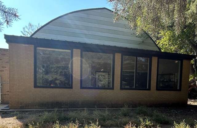 4 Bedroom, Two Bathroom Home Gallery 3