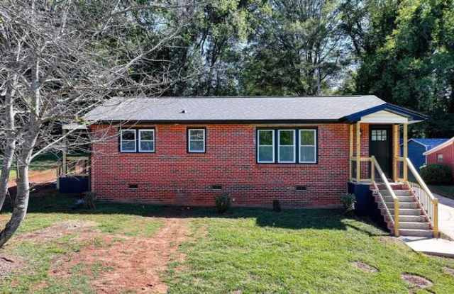127 South Caldwell Avenue - 127 South Caldwell Avenue, Newton, NC 28658