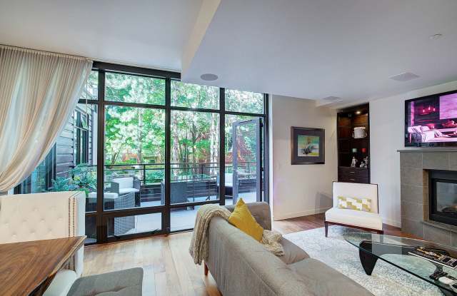 1Bd/2Ba Bellevue Condo - 10000 Main Street, Bellevue, WA 98004
