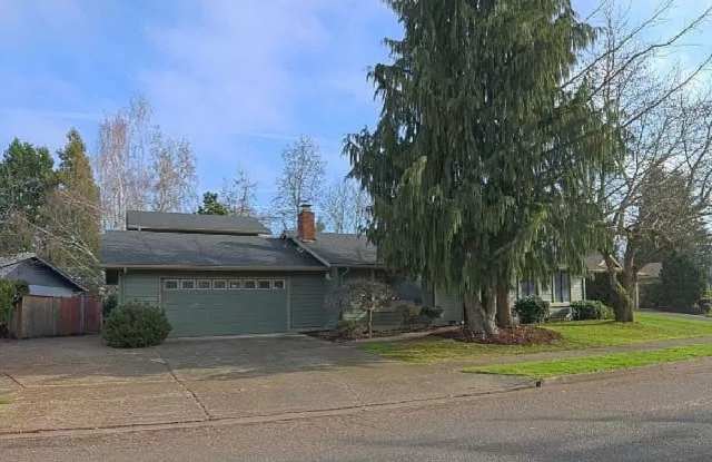 Beautiful Three Bedroom Home With Additional Space photos photos