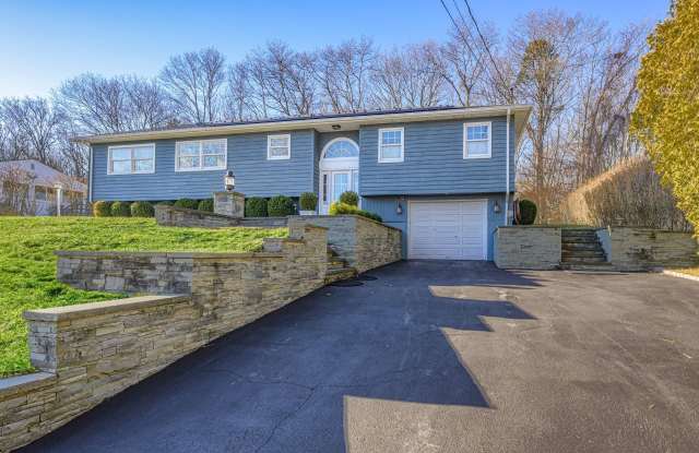 70 Ridge Road W Gallery 3