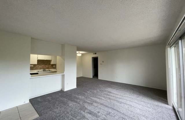 1Bedroom 1Bathroom Single Story Condo in La Mesa with several amenities Gallery 4