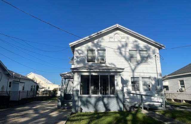 624 Gabasse St. Upper 1 photos photos