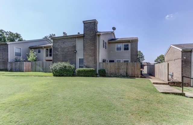 2BD/1.5BA Townhouse located on the Germantown/Memphis Line! - 6723 Majestic Oak Place, Memphis, TN 38120