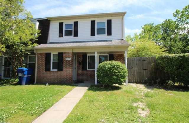 3277 Lakecrest Road photos photos