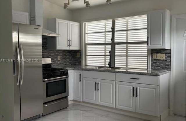 3101 SW 22nd Ct photos photos