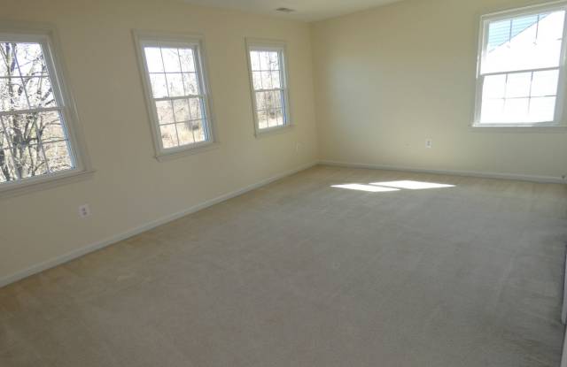 8205 Bell Lane Gallery 3