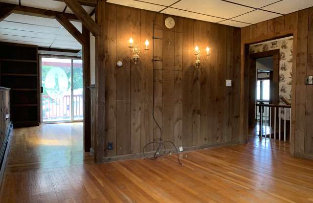85 Madison St Gallery 2