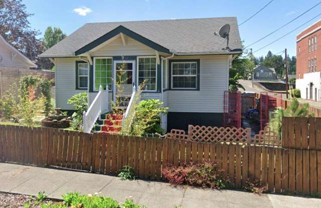 HIP HISTORIC - 1402 12th Street, Oregon City, OR 97045