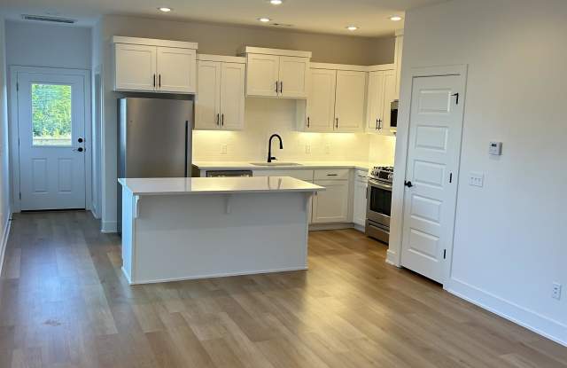 1623 West Stone Street - 3 photos photos