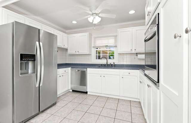 12823 Holiday Lane Gallery 4