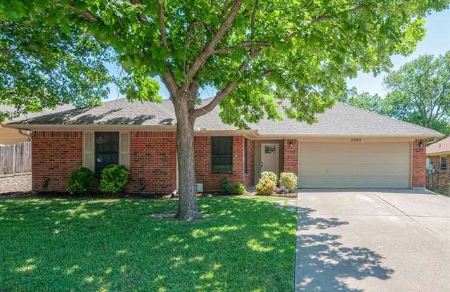 8240 Willis Lane - 8240 Willis Lane, Watauga, TX 76148