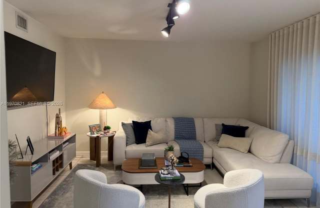 882 NW 92nd Ave photos photos 882 NW 92nd Ave photos photos