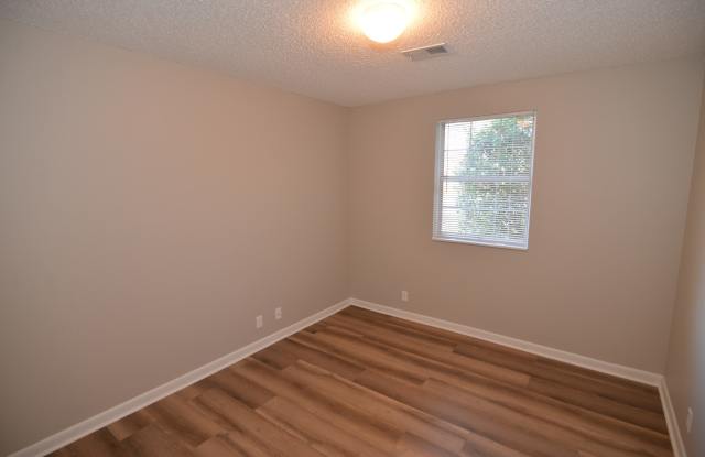 105 Grenadier Dr Gallery 4