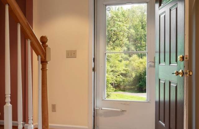 540 ROCKY HOLLOW RD Gallery 2