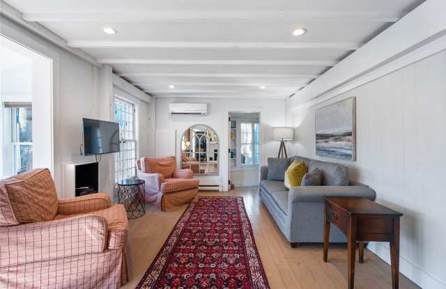 10 Beach Lane Gallery 4