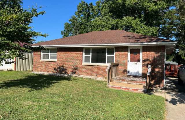 Three bedroom in Godfrey photos photos