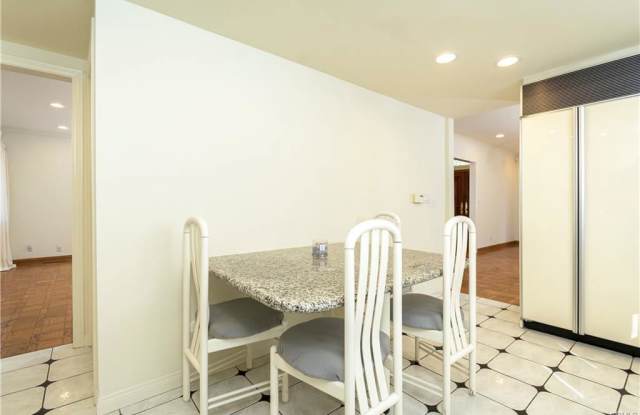 251 North Whitnall Highway photos photos