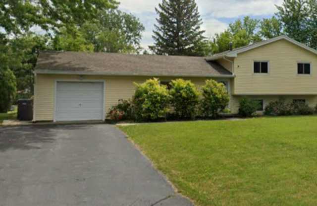 Available Soon 4 Bed 2 Full Bath Single Family House in Henrietta photos photos