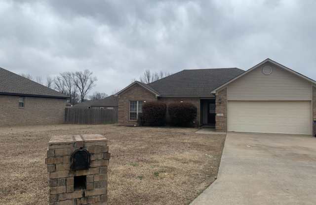 2404 Canterbury Ct., Cabot AR 72023 - Stonehenge Estates 3br 2ba with privacy fenced back yard photos photos