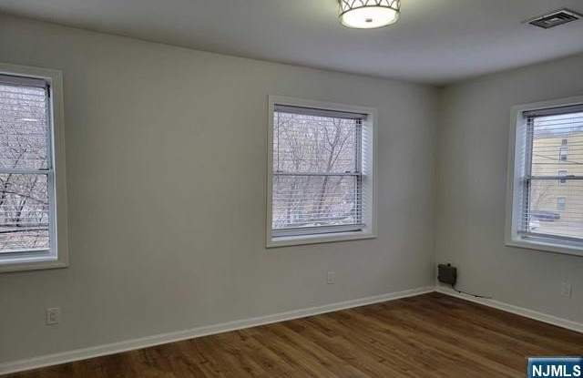 117 Forest Street Gallery 2