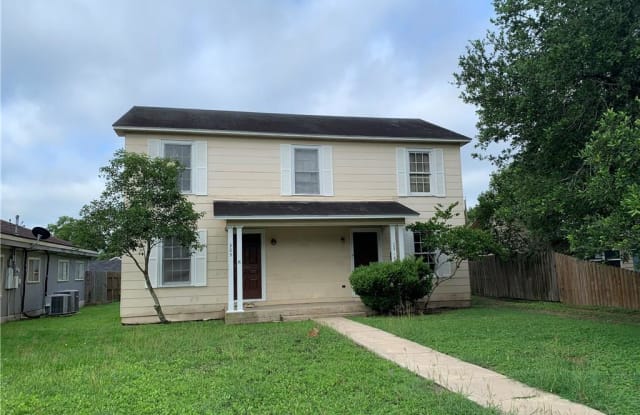 309 2nd Street - 309 2nd Street, Cuero, TX 77954