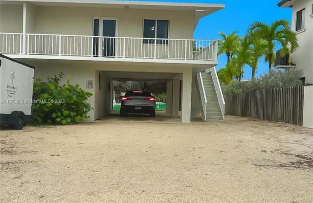 136 Marina Ave photos photos