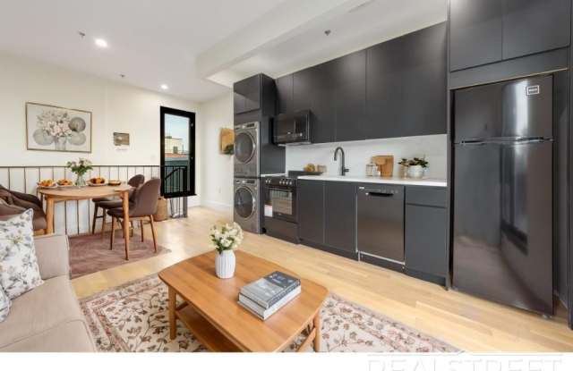 1410 Lincoln PL Gallery 2