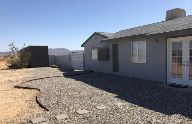 Cute 2 bedroom with amazing views! Utilities included in rent! Gallery 1
