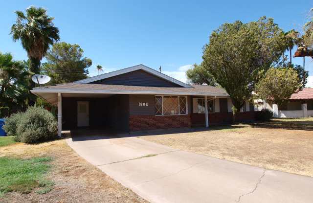 1802 W LAWRENCE Lane - 1802 West Lawrence Lane, Phoenix, AZ 85021