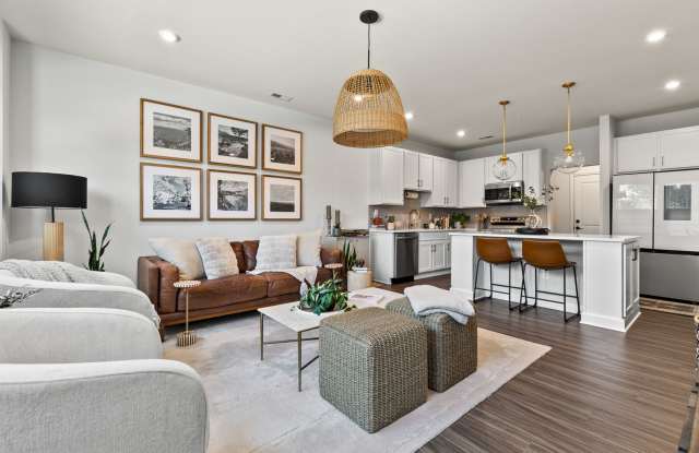 Renovated 2-Bedroom Condo Located in the Heart of the Fan! Gallery 4