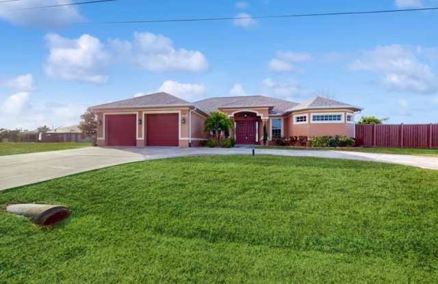 Stunning 4BR Pool Home with fenced yard in SW Cape Coral photos photos