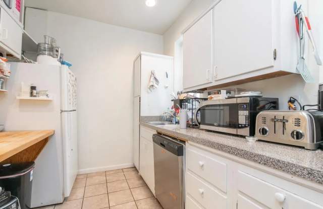 3928 Delancey Street Gallery 2
