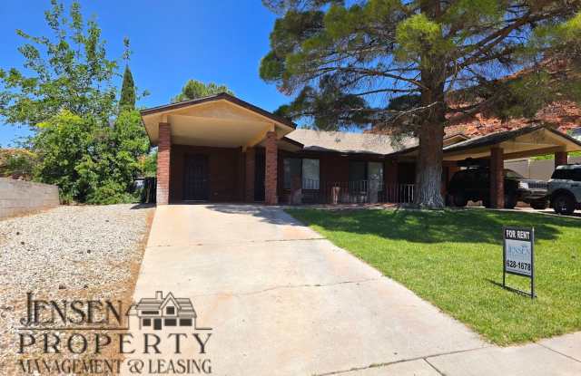 2 Bedroom Duplex-New Paint and Flooring! photos photos