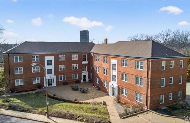 923 S Hanley Road photos photos